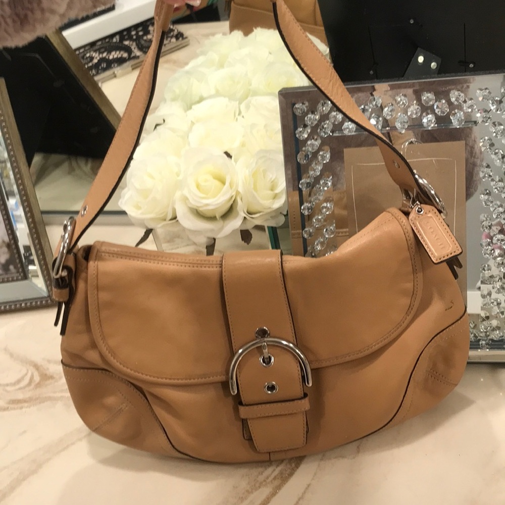 Vintage coach camel hobo